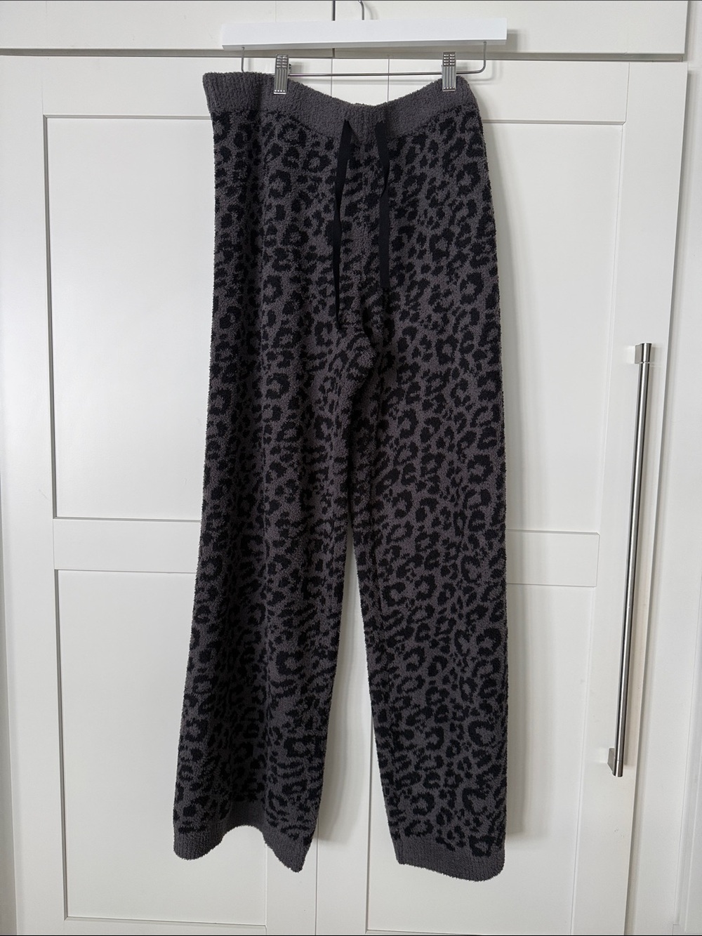 Cozy Leopard-Print Knit Lounge Pants - Dark Gray